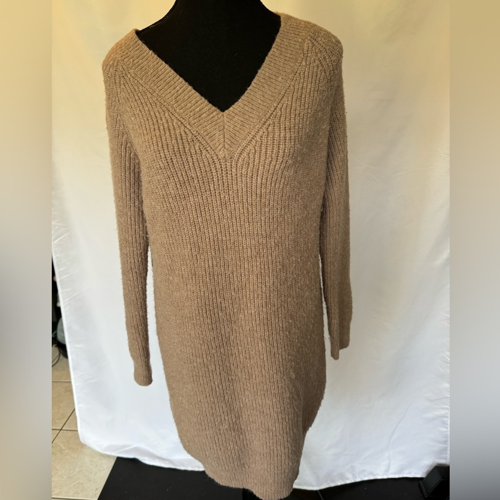 Dreamers Beige/Tan sweater
